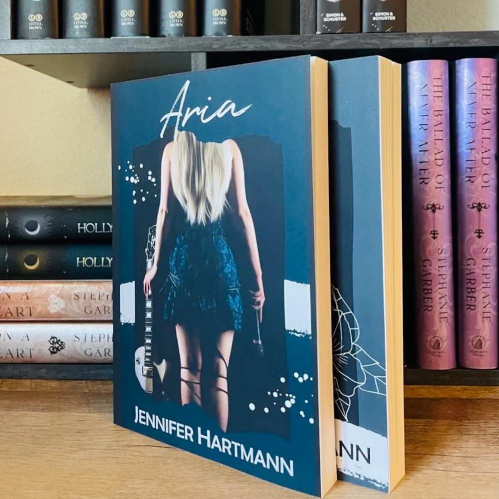 OOP/OG Aria + Coda by Jennifer Hartmann